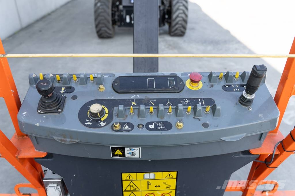 JLG 1250 AJP Plataformas con brazo de elevación telescópico