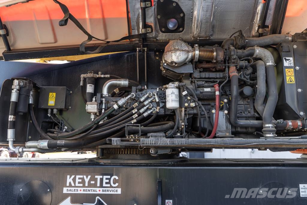 JLG 1250 AJP Plataformas con brazo de elevación telescópico