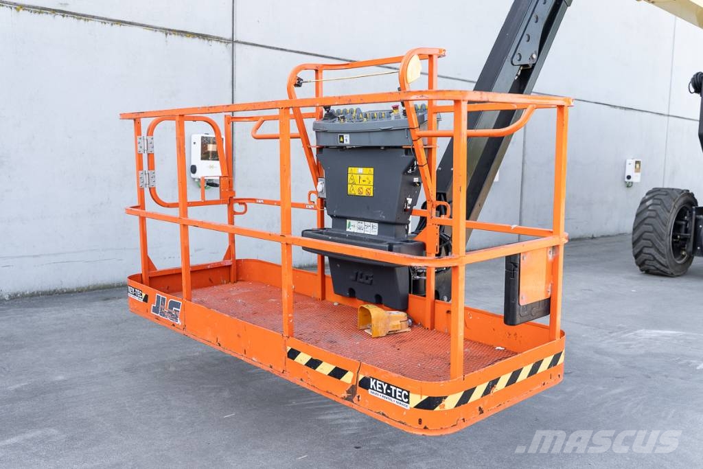 JLG 1250 AJP Plataformas con brazo de elevación telescópico