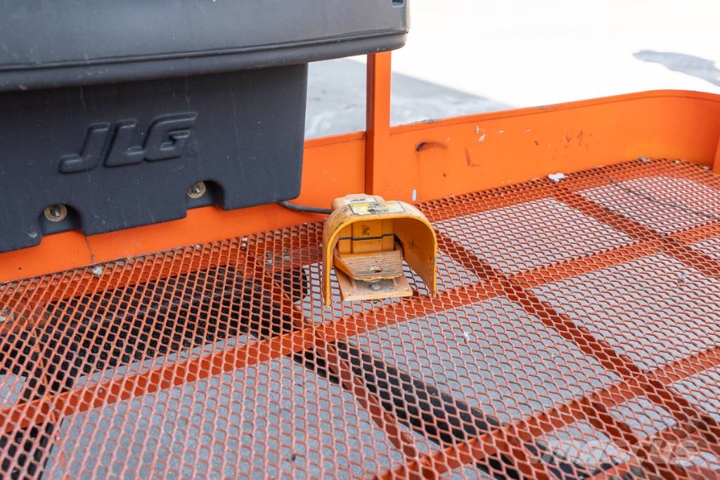 JLG 1250 AJP Plataformas con brazo de elevación telescópico
