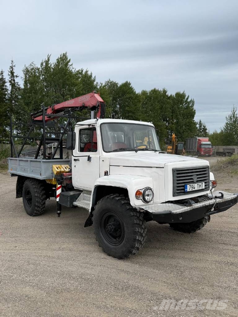 Gaz 3308 Smagās mašīnas ar celtni