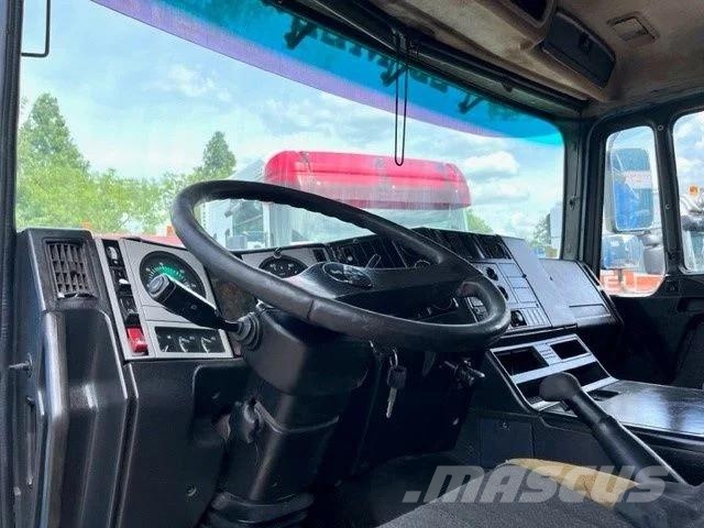 MAN 41.464 F2000 8X4 FULL STEEL KIPPER (EURO 2 / ZF16 Billenő teherautók