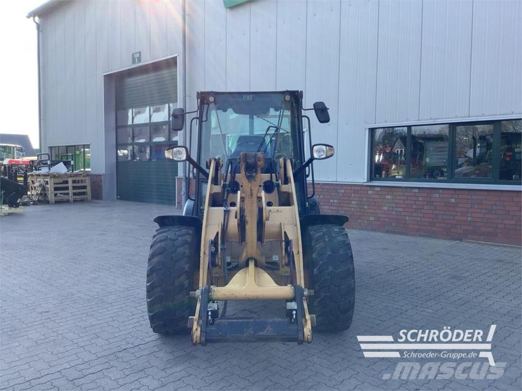 CAT 906 M 휠로우더