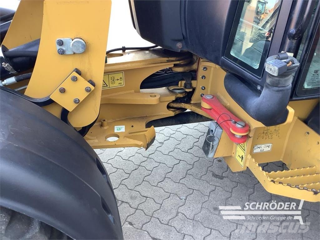 CAT 906 M 휠로우더