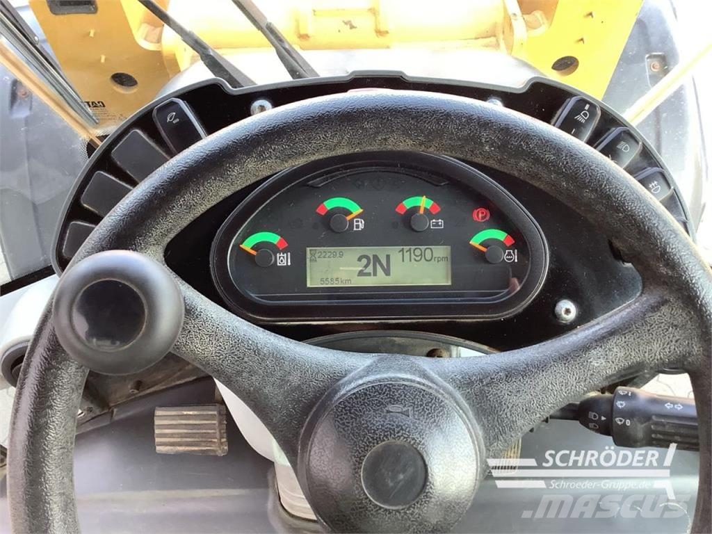 CAT 906 M 휠로우더
