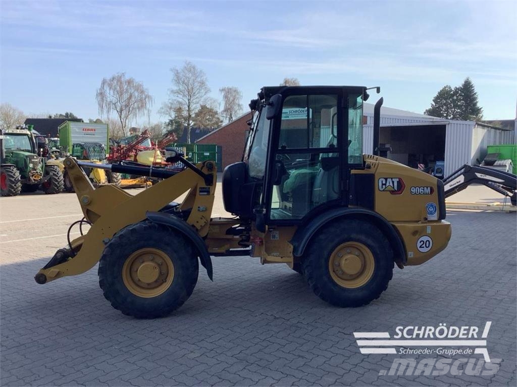 CAT 906 M 휠로우더