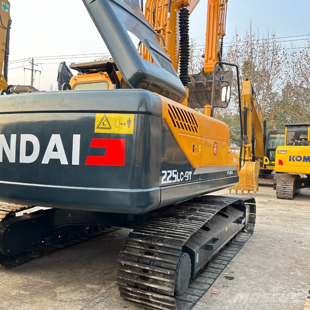 Hyundai 225-9 Escavadoras de rastos