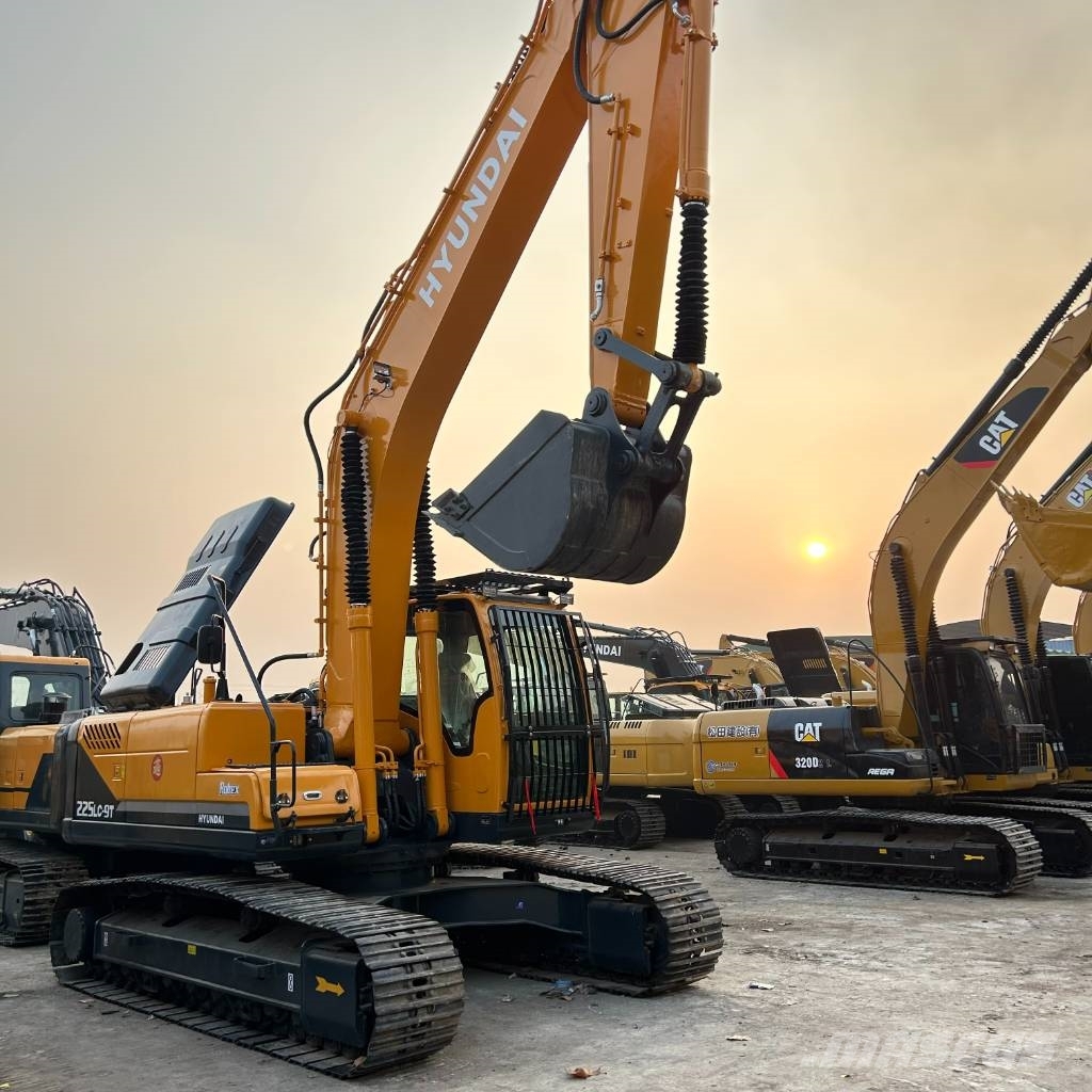 Hyundai 225-9 Escavadoras de rastos