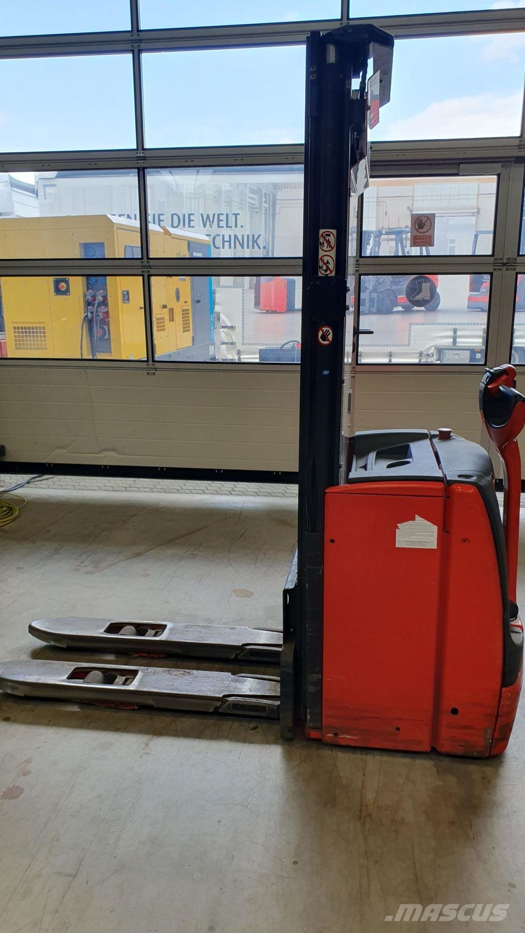 Linde L14 Stand-in stackers