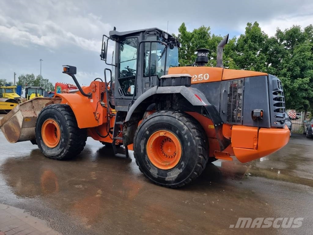 Hitachi ZW 250 Rataslaadurid