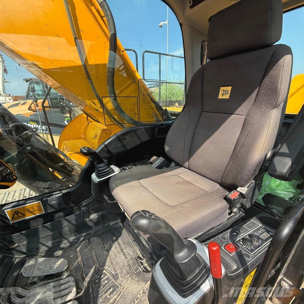 JCB JS330NLC4F Pelle sur chenilles