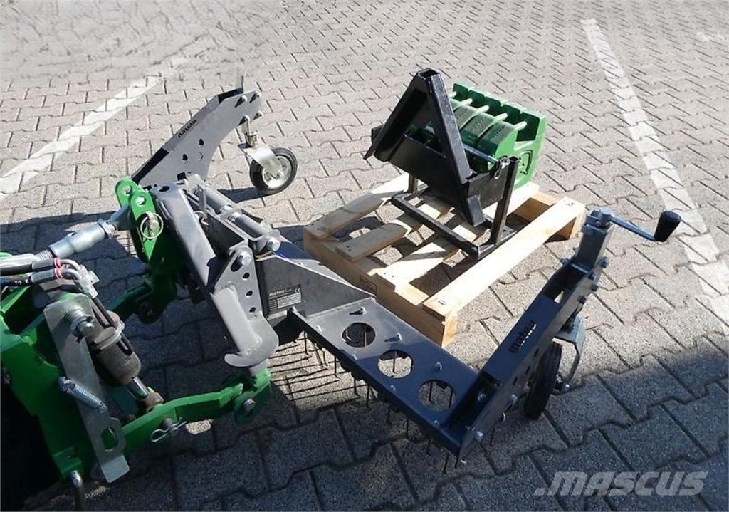 John Deere X950R mit Anbaugeräten Tractoren