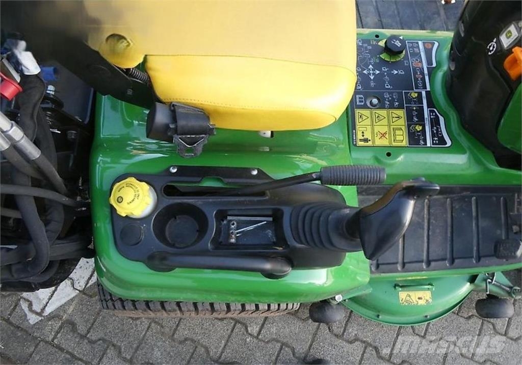John Deere X950R mit Anbaugeräten Tractoren