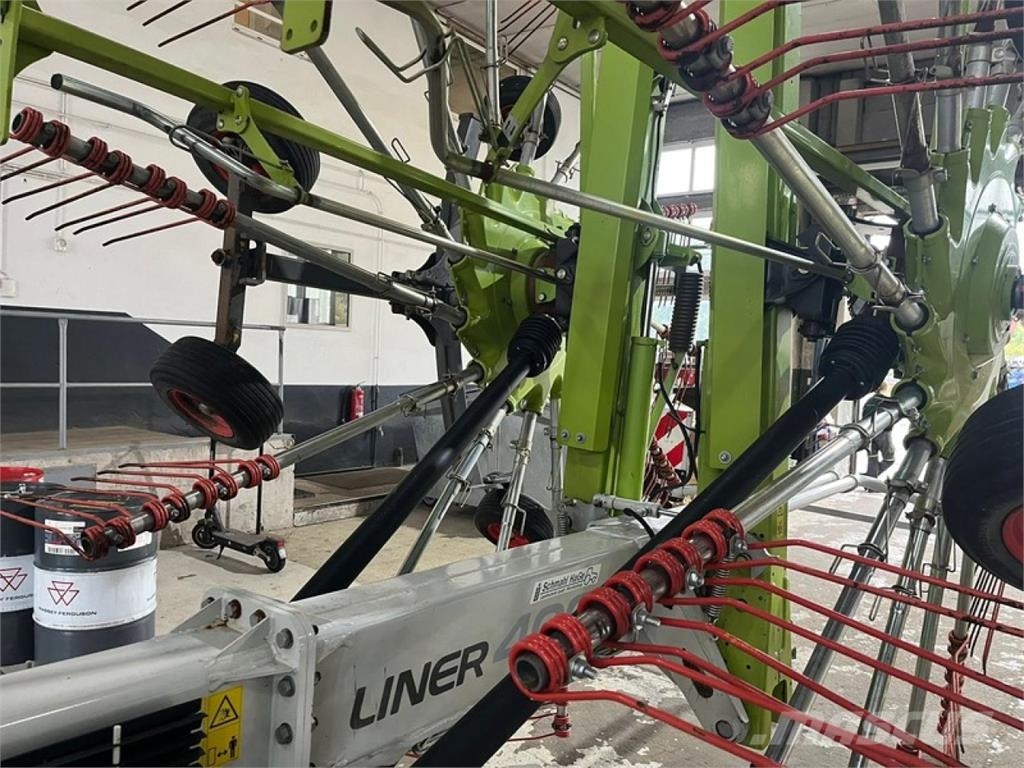 CLAAS LINER 4000 Andaineur