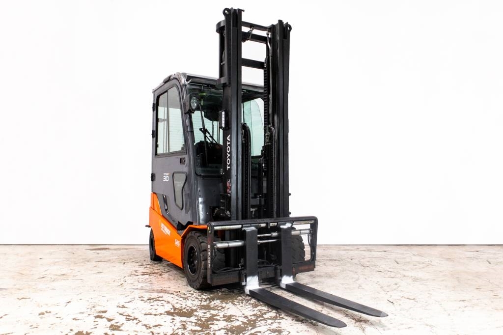 Toyota Traigo 8FBMKT30, 3-tons elmotvikt med låga timmar Ηλεκτρικά περονοφόρα ανυψωτικά κλαρκ