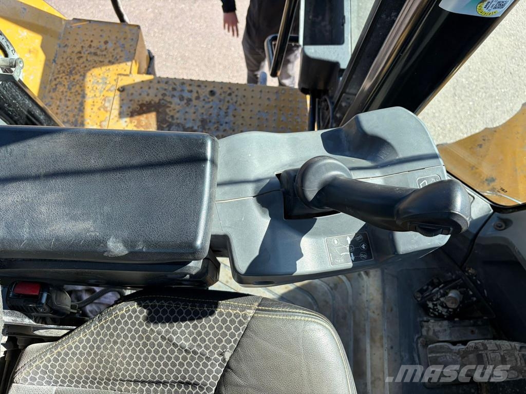 CAT 950M 轮式装载机