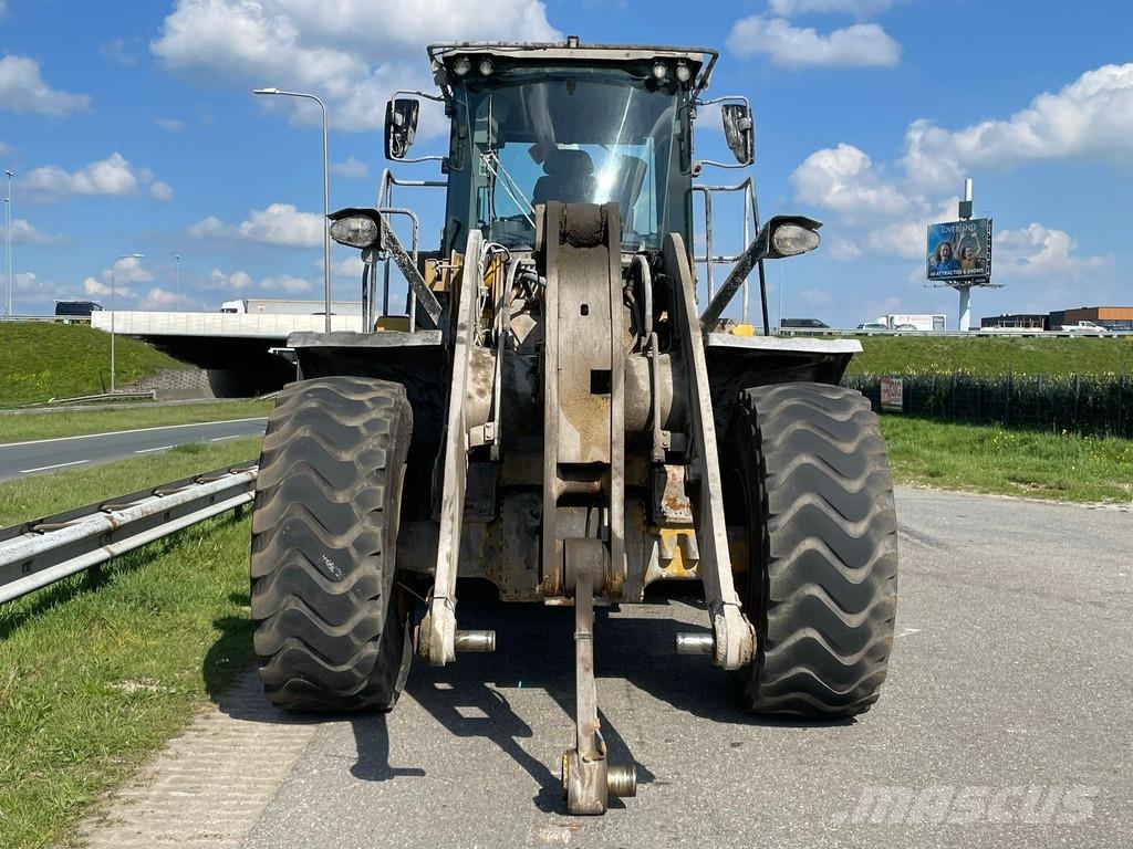 CAT 950M 轮式装载机