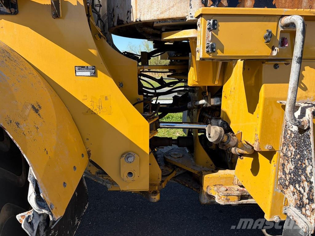 CAT 950M 轮式装载机