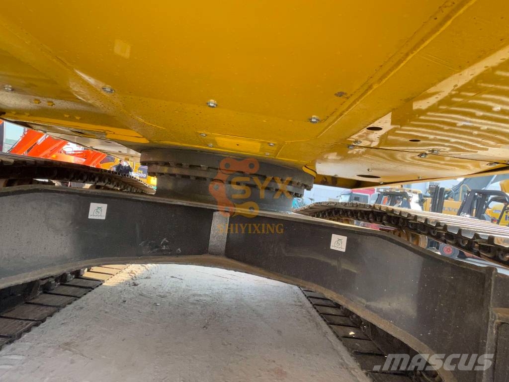 Komatsu PC210 Gravemaskiner på larvebånd