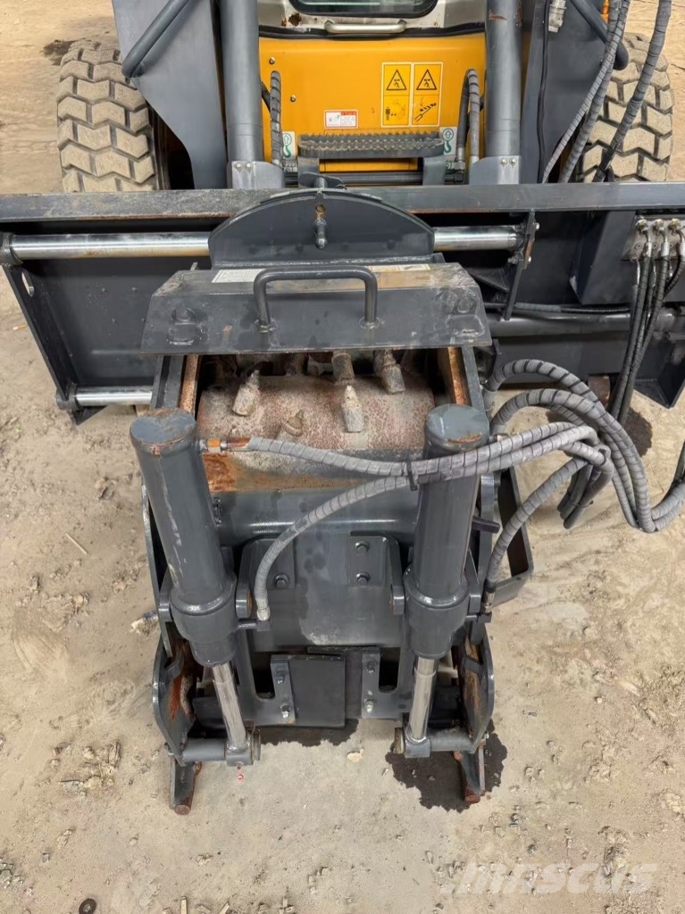 LiuGong 385 B Skid steer loderler