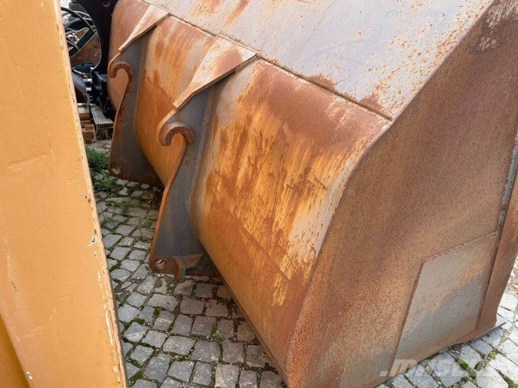 Volvo L 120 + QC + NEW CUTTING EDGE + 3000 mm + 3,3 m3 Kauhat