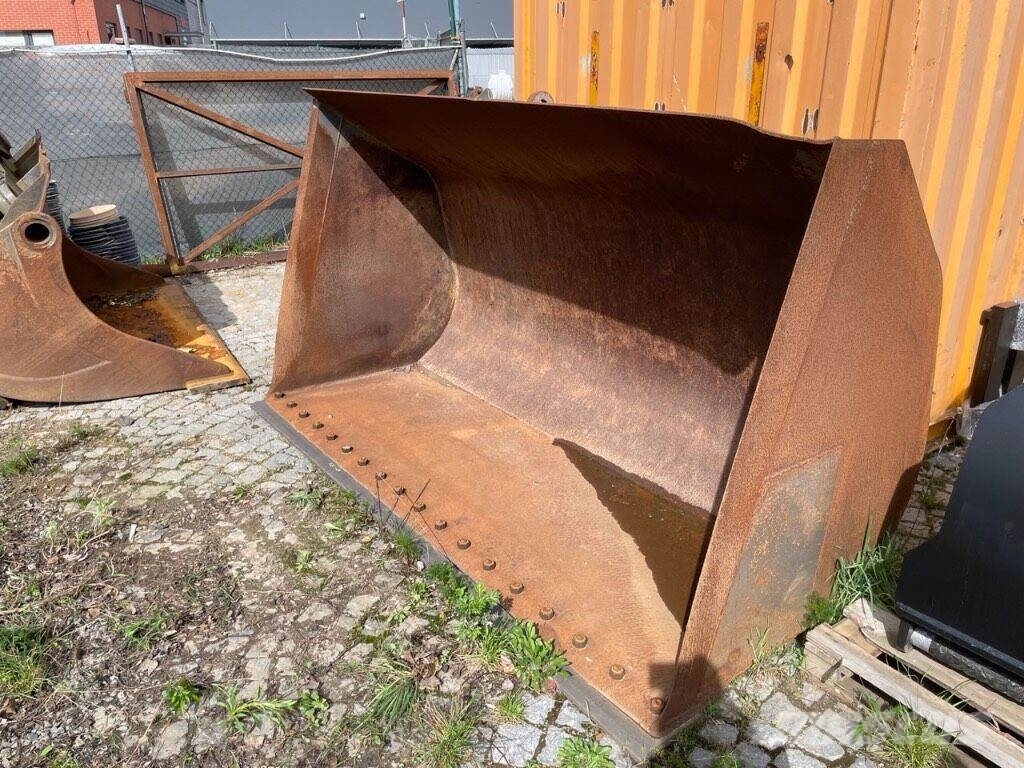 Volvo L 120 + QC + NEW CUTTING EDGE + 3000 mm + 3,3 m3 Kauhat