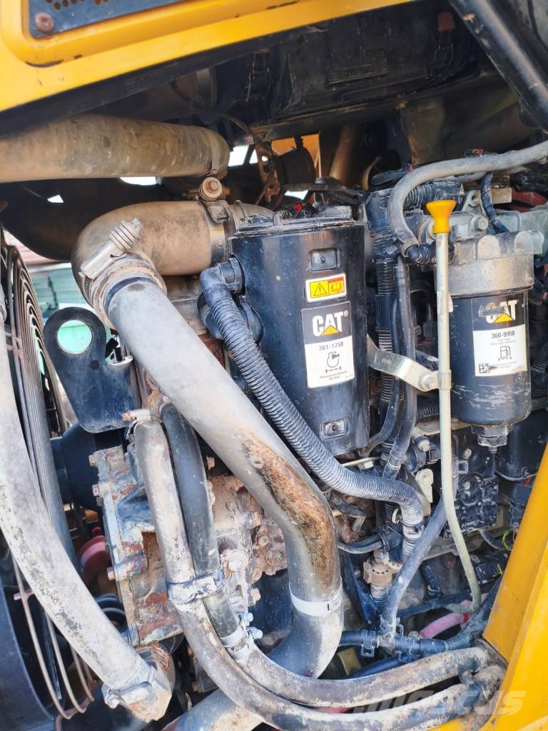 CAT 432 F Retrocargadoras