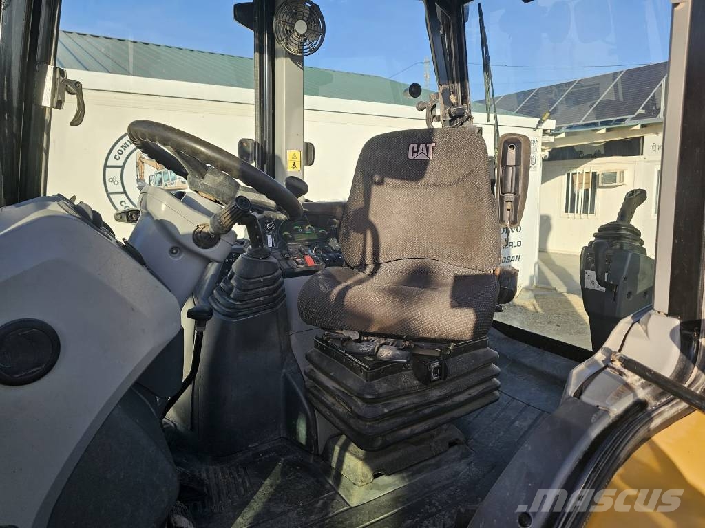 CAT 432 F Retrocargadoras