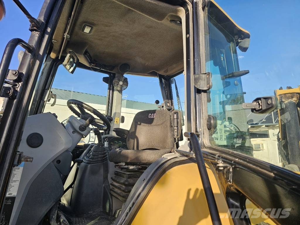 CAT 432 F Retrocargadoras