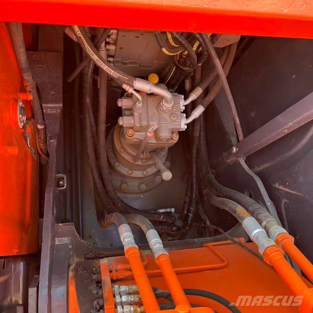 Hitachi ZX 130 Lánctalpas kotrók