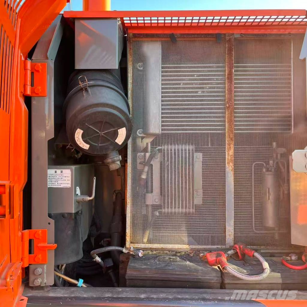 Hitachi ZX 130 Lánctalpas kotrók