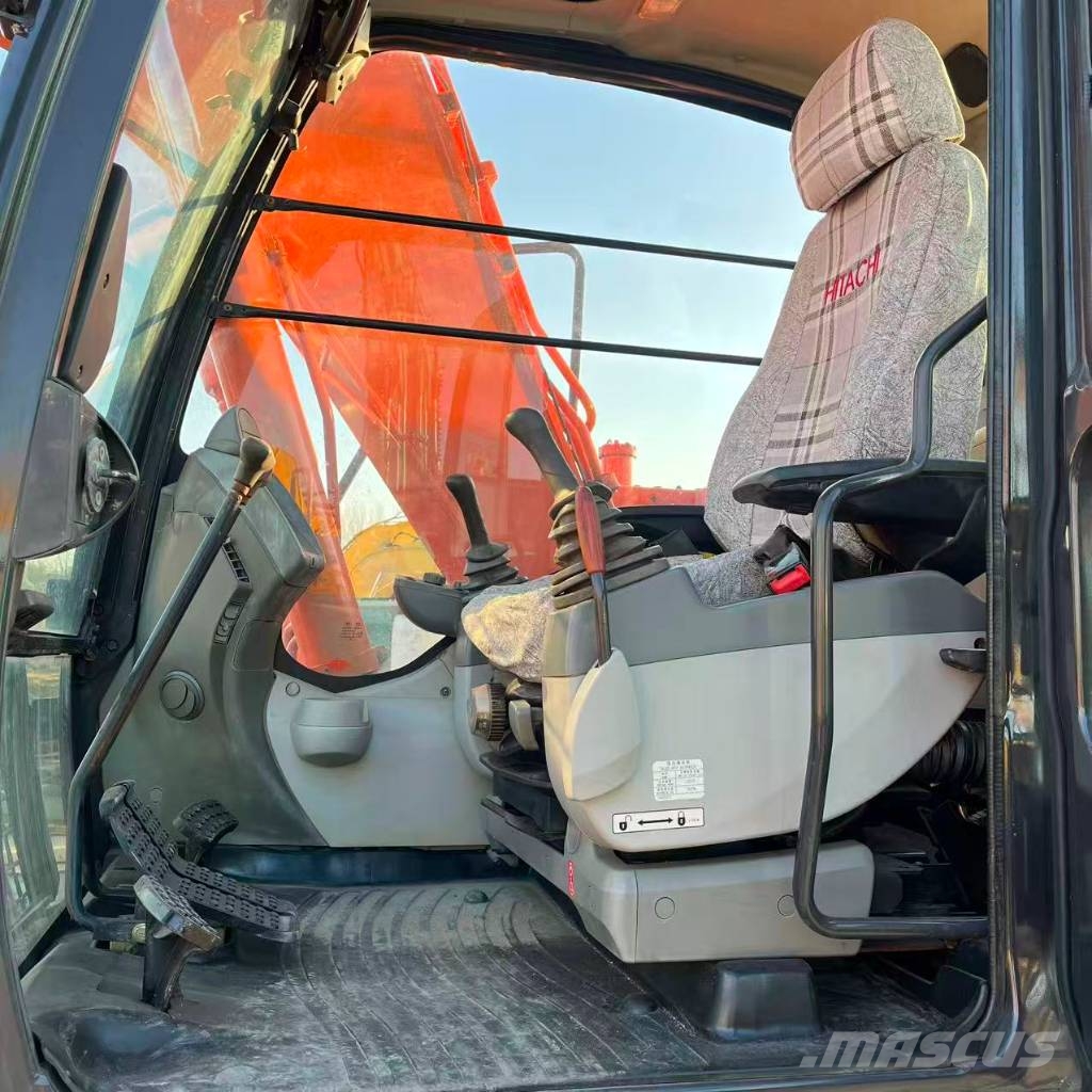 Hitachi ZX 130 Lánctalpas kotrók