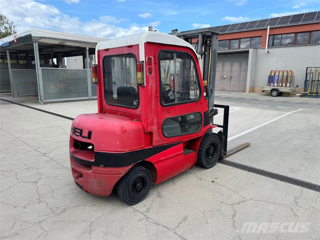 Heli CPCD 25, Isuzu engine Chariots diesel