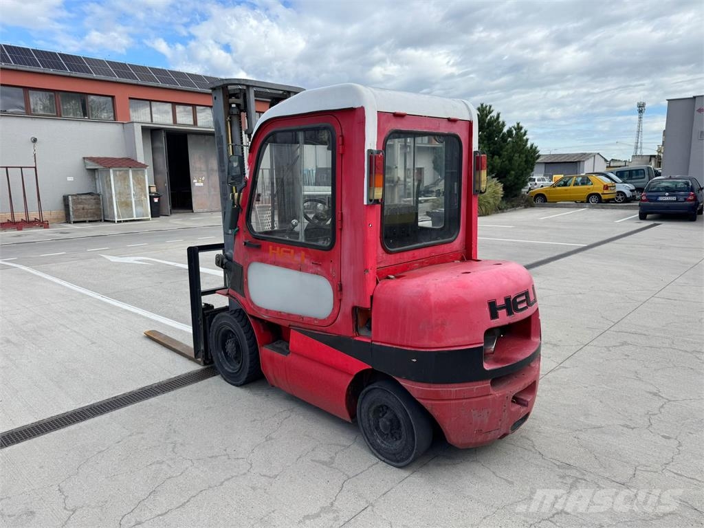 Heli CPCD 25, Isuzu engine Chariots diesel