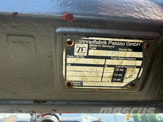 Zettelmeyer ZL 502 USED AXLES COMPLET محور العجلة
