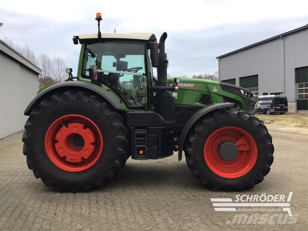 Fendt 936 VARIO GEN7 PROFI PLUS Traktorer