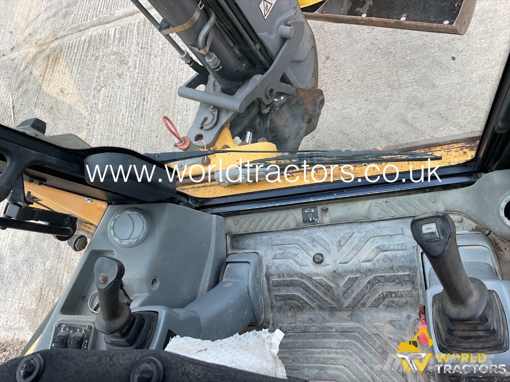 Volvo BL 71 反鏟裝載機