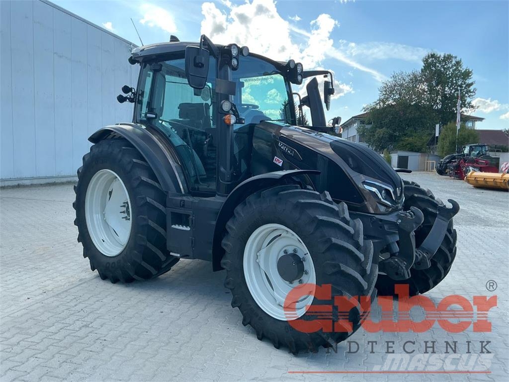 Valtra G 135 V 1B9 Tractors