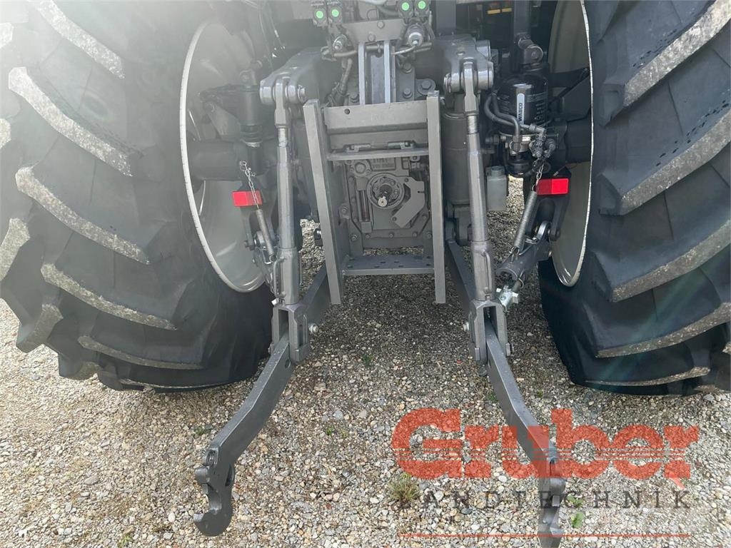 Valtra G 135 V 1B9 Tractors
