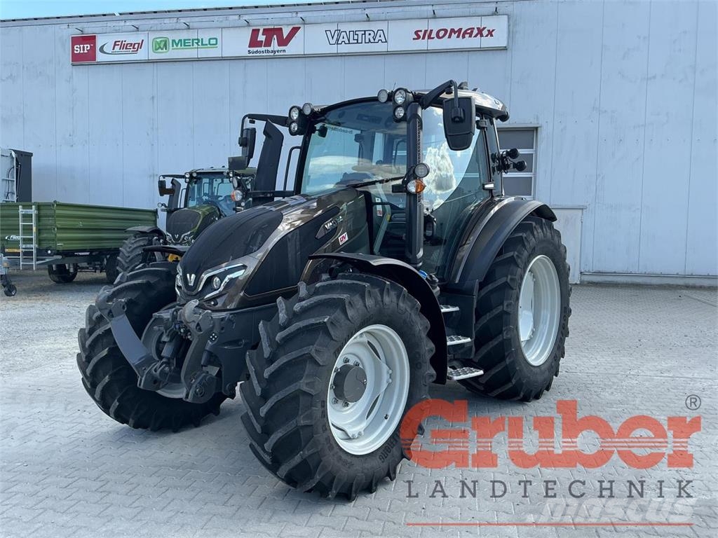 Valtra G 135 V 1B9 Tractors