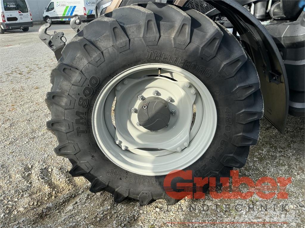 Valtra G 135 V 1B9 Tractors