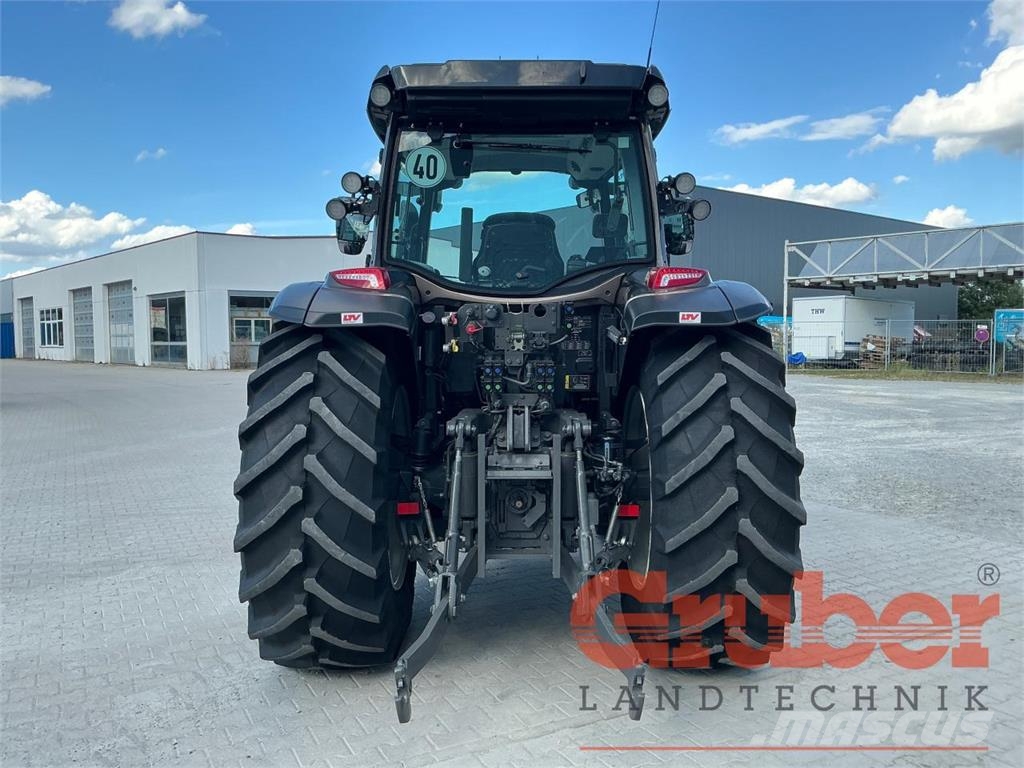 Valtra G 135 V 1B9 Tractors