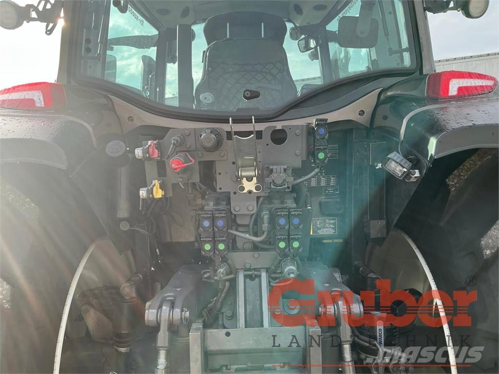 Valtra G 135 V 1B9 Tractors