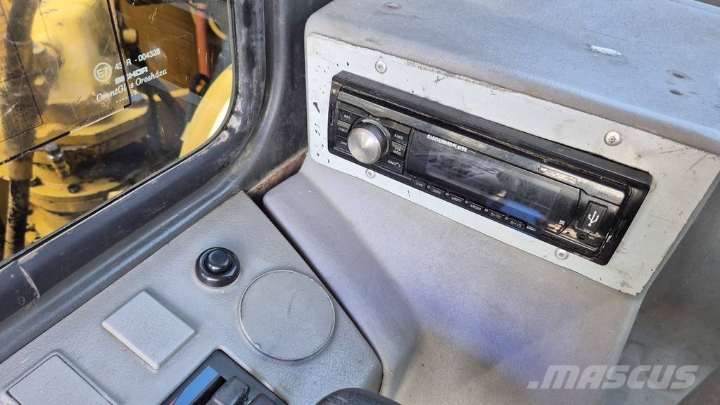 Komatsu PW170ES-6 - 1999 YEAR - 1X BUCKET Pelle sur pneus