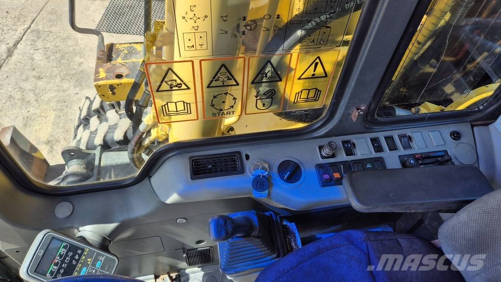 Komatsu PW170ES-6 - 1999 YEAR - 1X BUCKET Pelle sur pneus