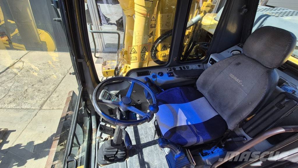 Komatsu PW170ES-6 - 1999 YEAR - 1X BUCKET Pelle sur pneus