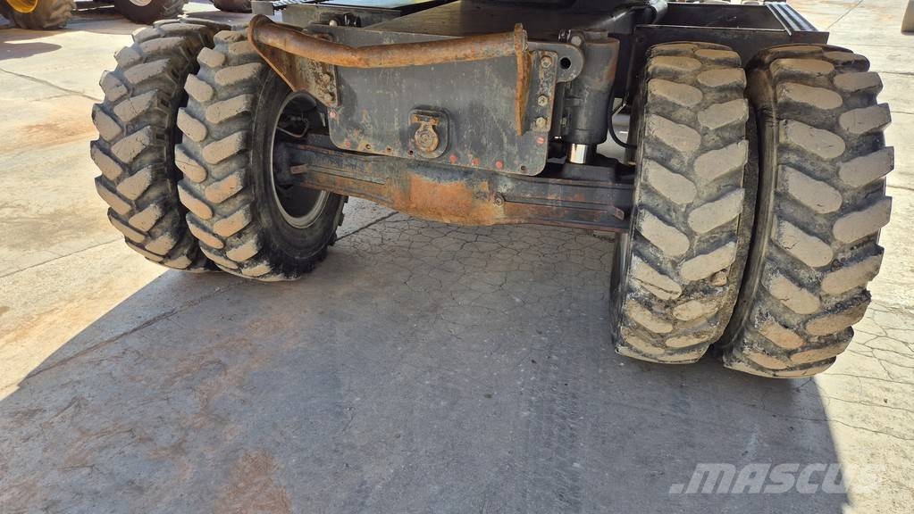 Komatsu PW170ES-6 - 1999 YEAR - 1X BUCKET Pelle sur pneus