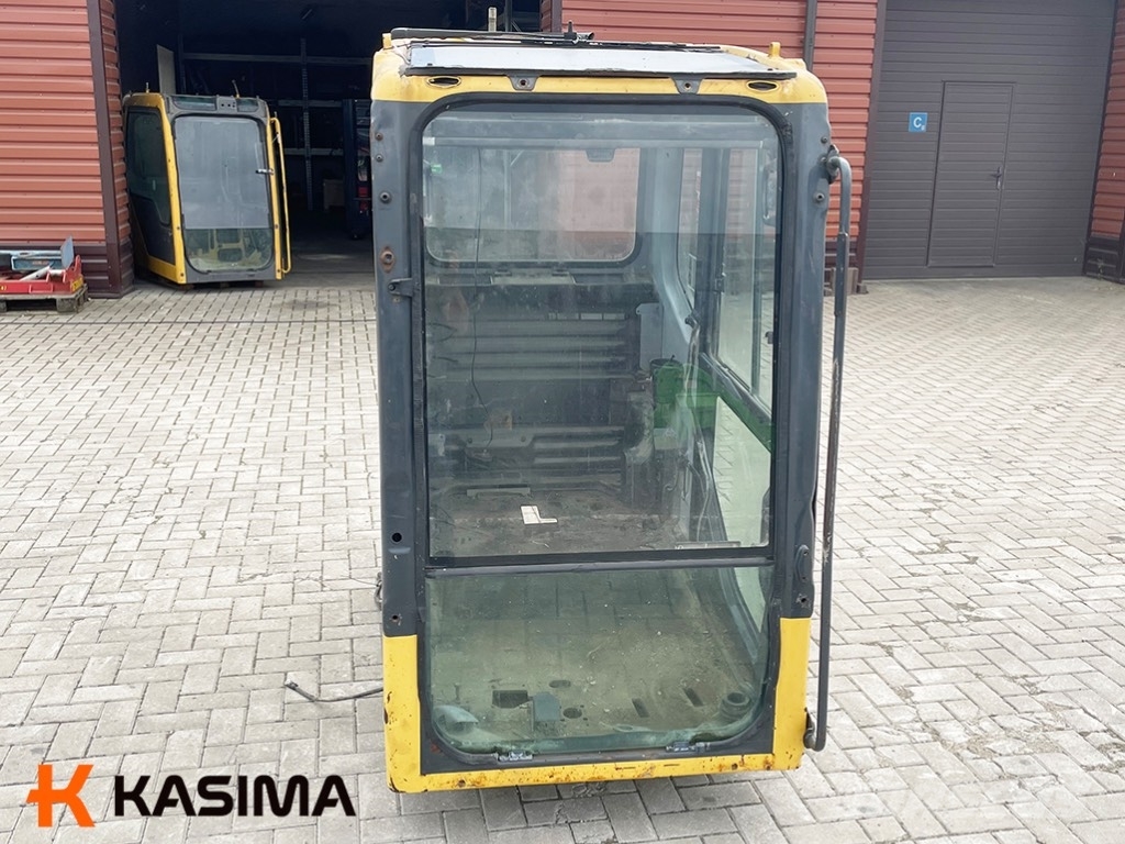 Komatsu PW 160-7 drivers cabin Cabins and interior