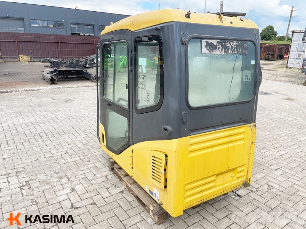 Komatsu PW 160-7 drivers cabin Cabins and interior