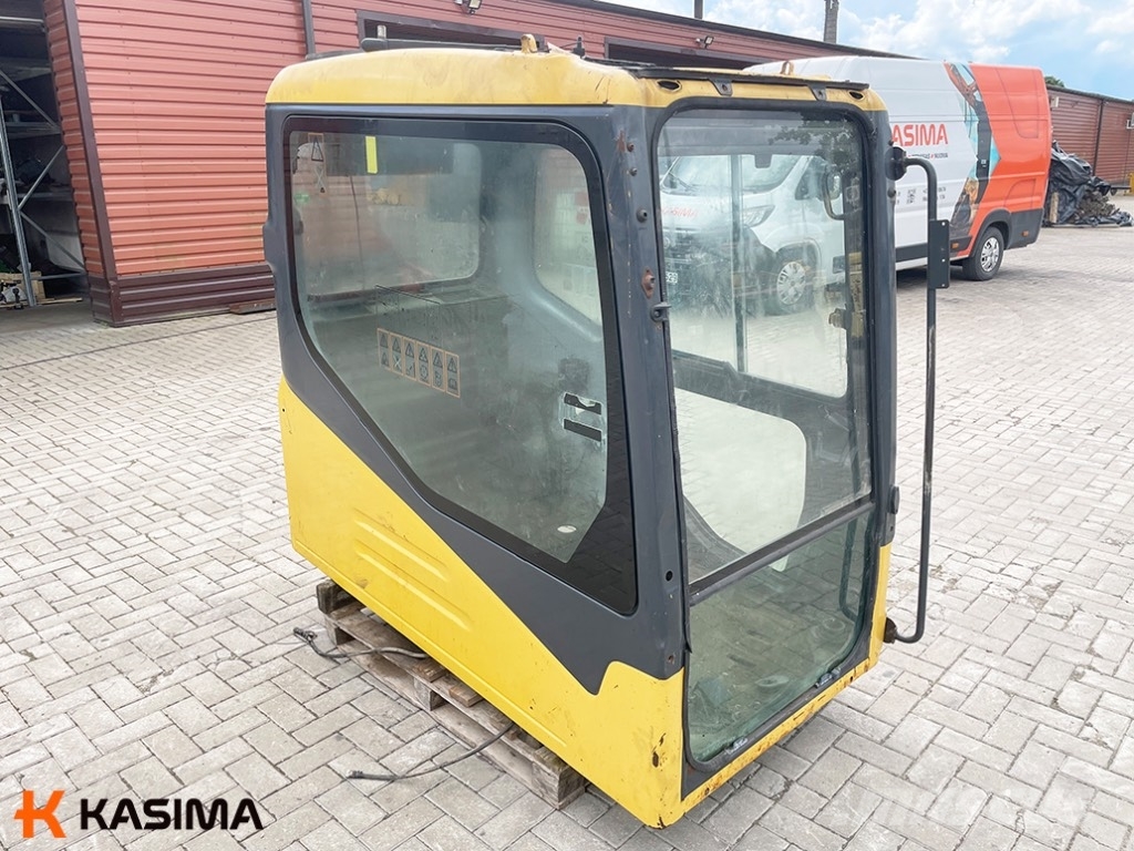 Komatsu PW 160-7 drivers cabin Cabins and interior